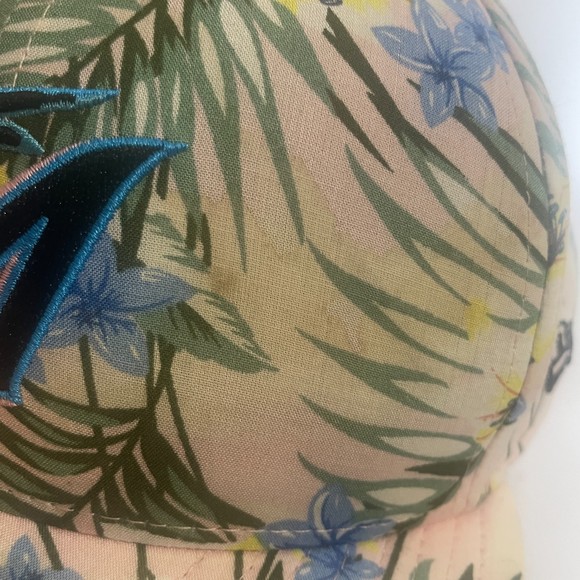 Florida Marlins 9Fifty Cooperstown Collection Floral Beach Hawaiian Snapback Hat - Picture 4 of 10